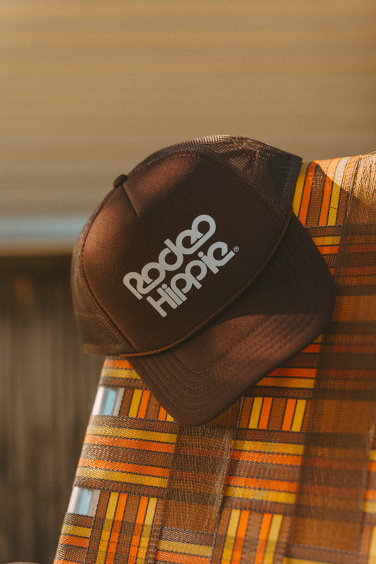 RODEO HIPPIE LOGO TRUCKER HAT BROWN