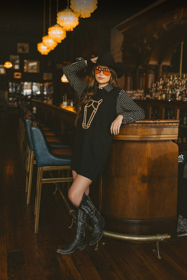 MOD HORSE SWEATER DRESS BLACK