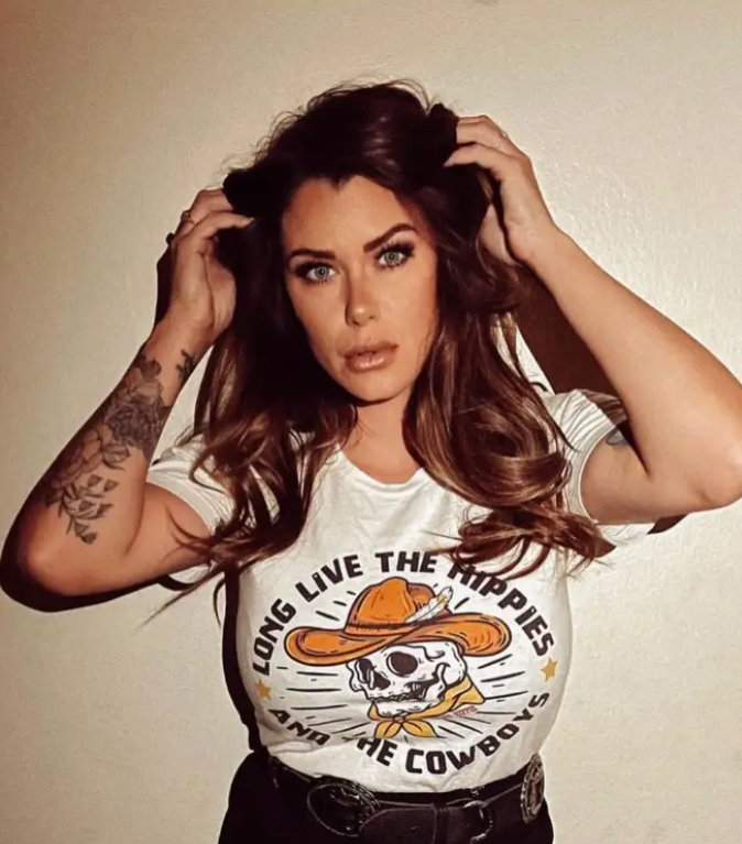 LONG LIVE THE HIPPIES AND THE COWBOYS TEE NATURAL