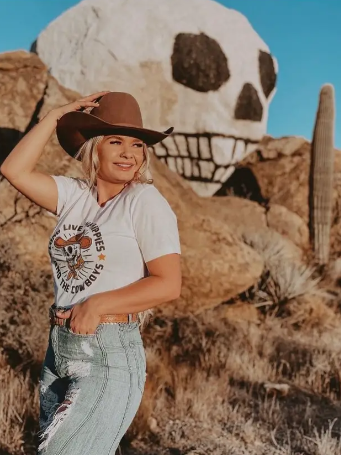 LONG LIVE THE HIPPIES AND THE COWBOYS TEE NATURAL
