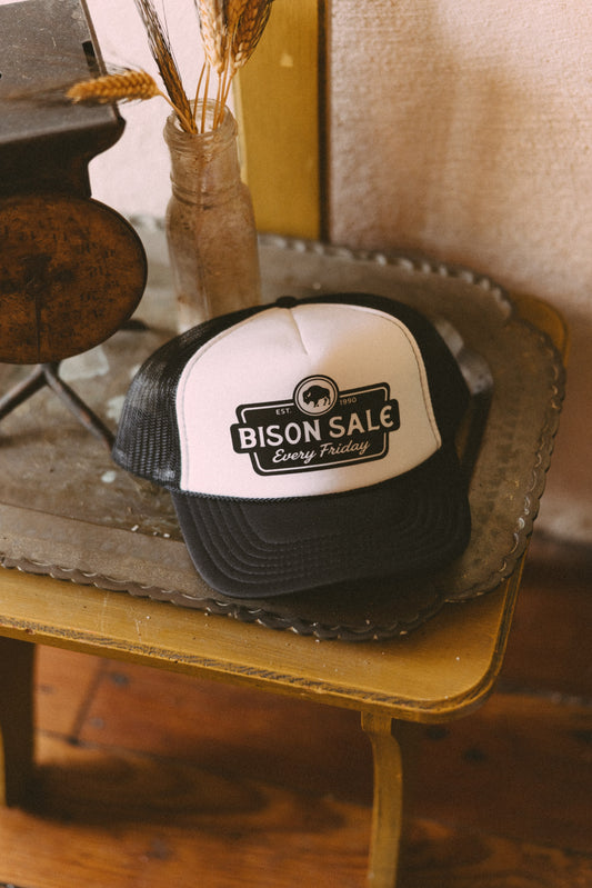 BISON SALE TRUCKER HAT BLACK/WHITE