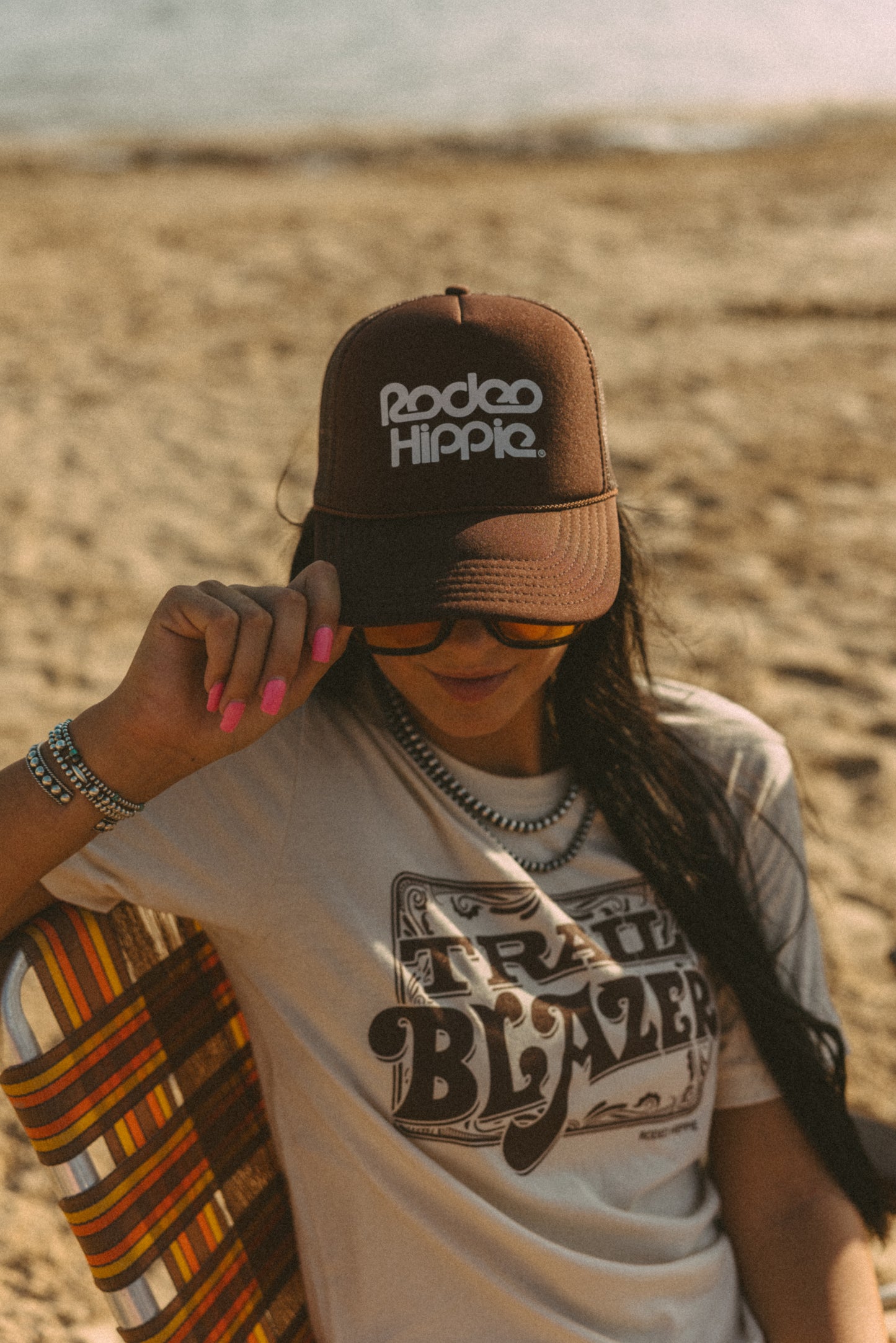 RODEO HIPPIE LOGO TRUCKER HAT BROWN